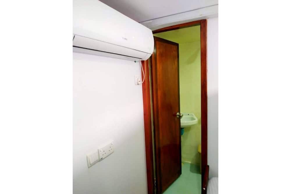 Photo of Bathroom in Vaavu Atoll
