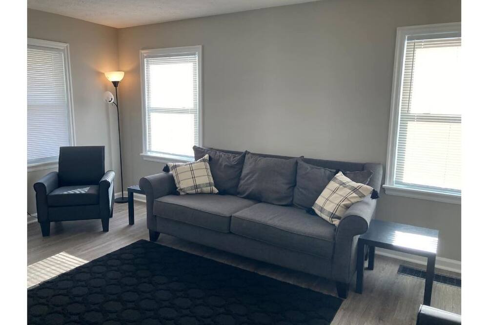 Photo of Livingroom in Speedway