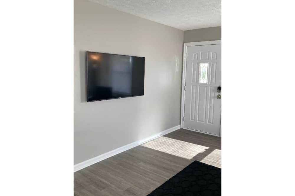 Photo of Bedroom in Speedway