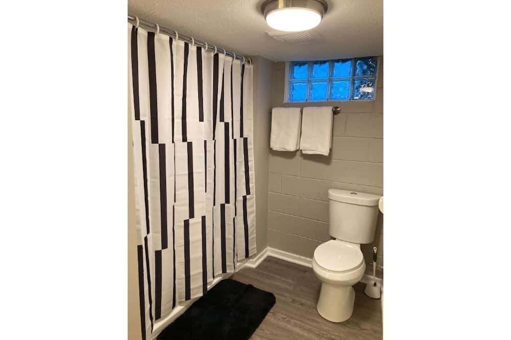 Photo of Bathroom in Speedway