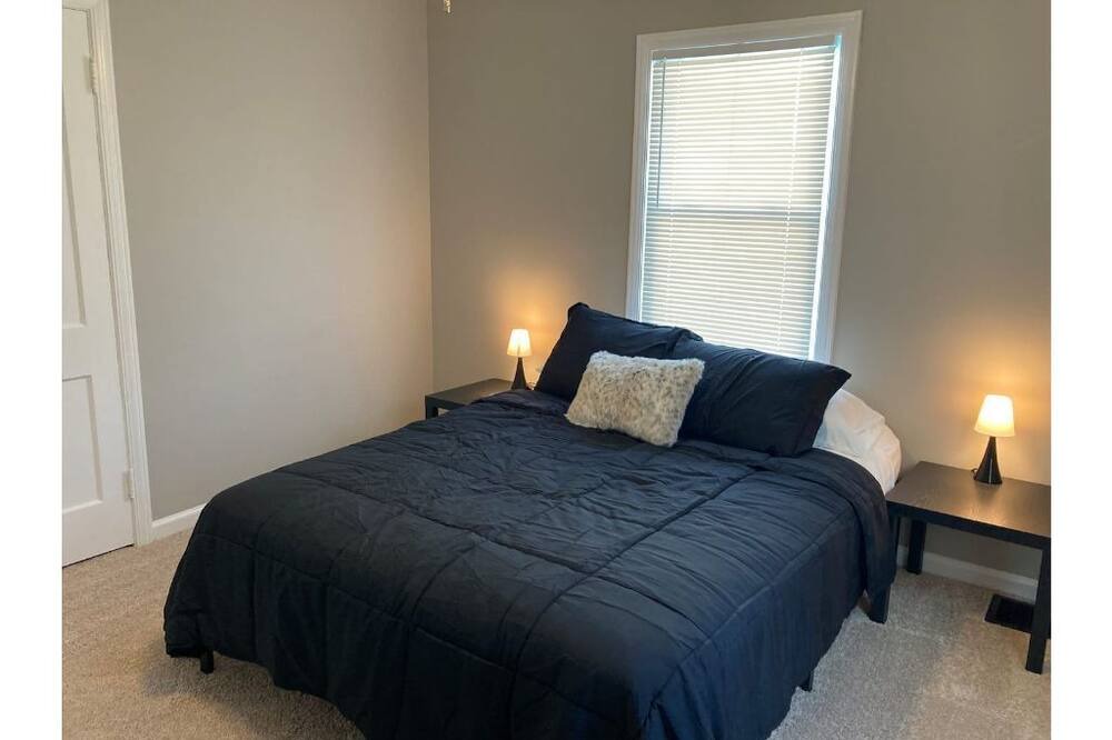 Photo of Bedroom in Speedway