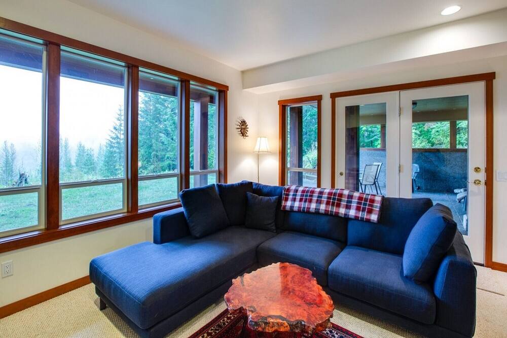 Photo of Livingroom in Whatcom County