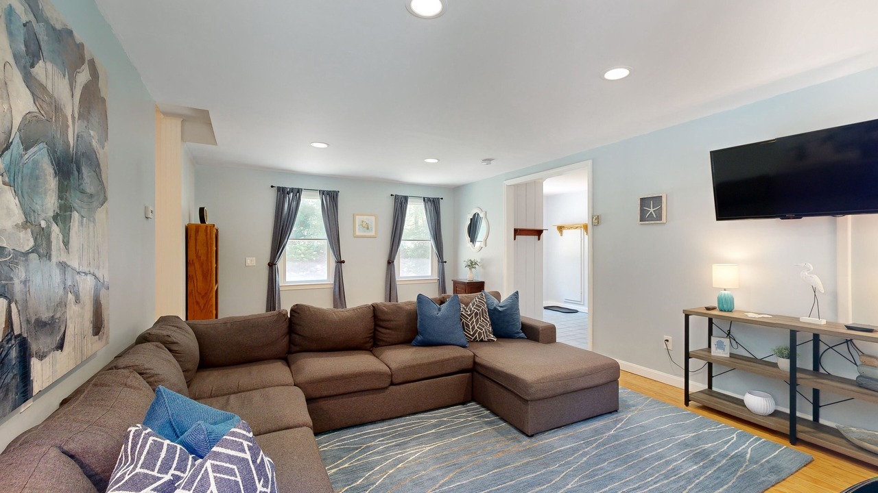 Photo of Livingroom in West Barnstable