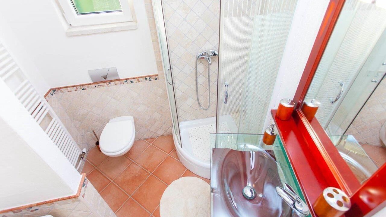 Photo of Bathroom in Bast