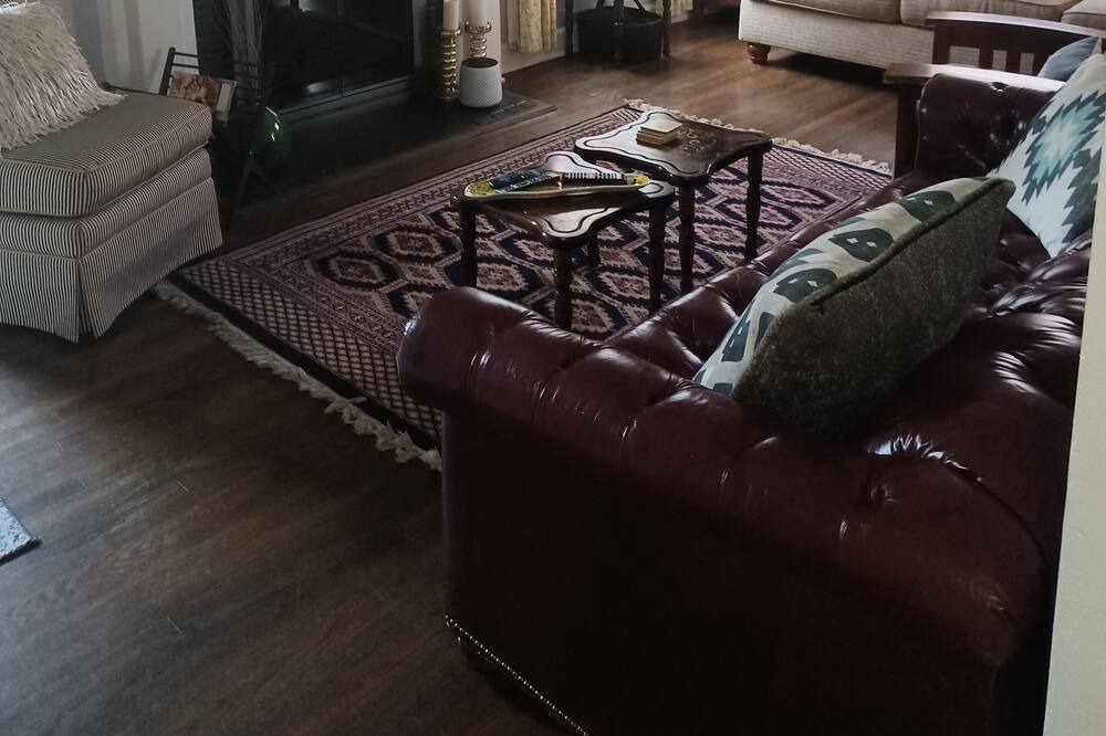Photo of Livingroom in Buckroe Beach