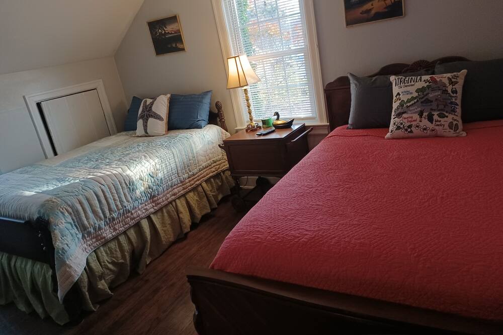 Photo of Bedroom in Buckroe Beach