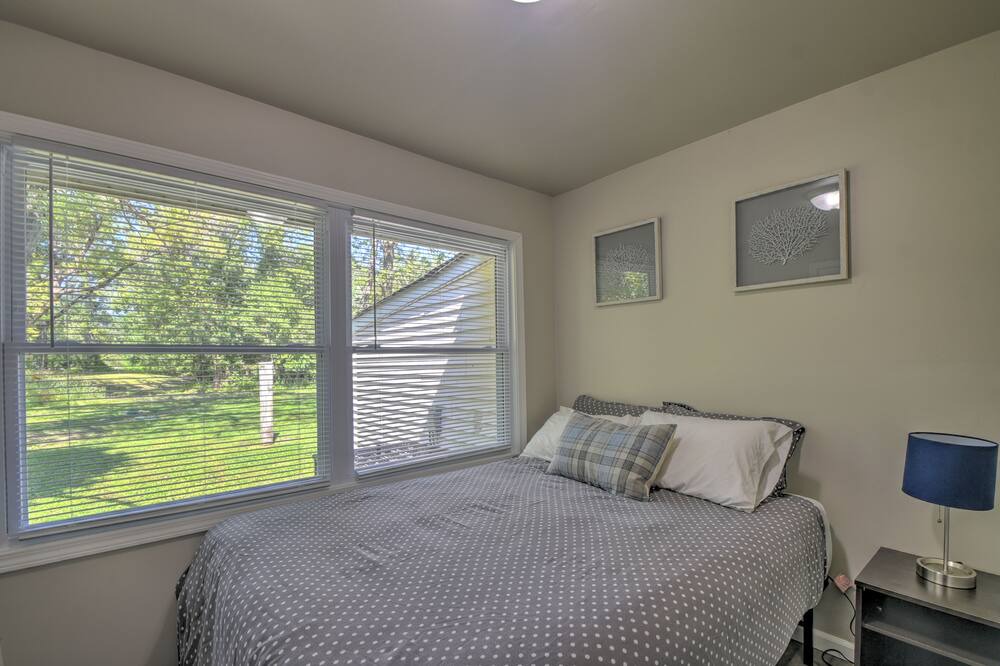 Photo of Bedroom in Gary
