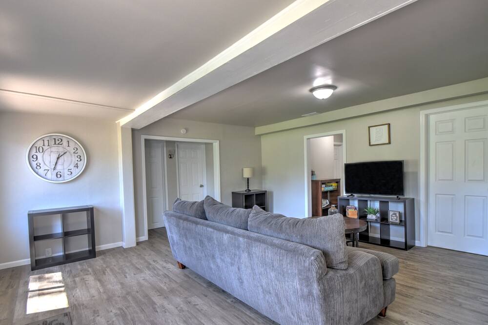Photo of Livingroom in Gary