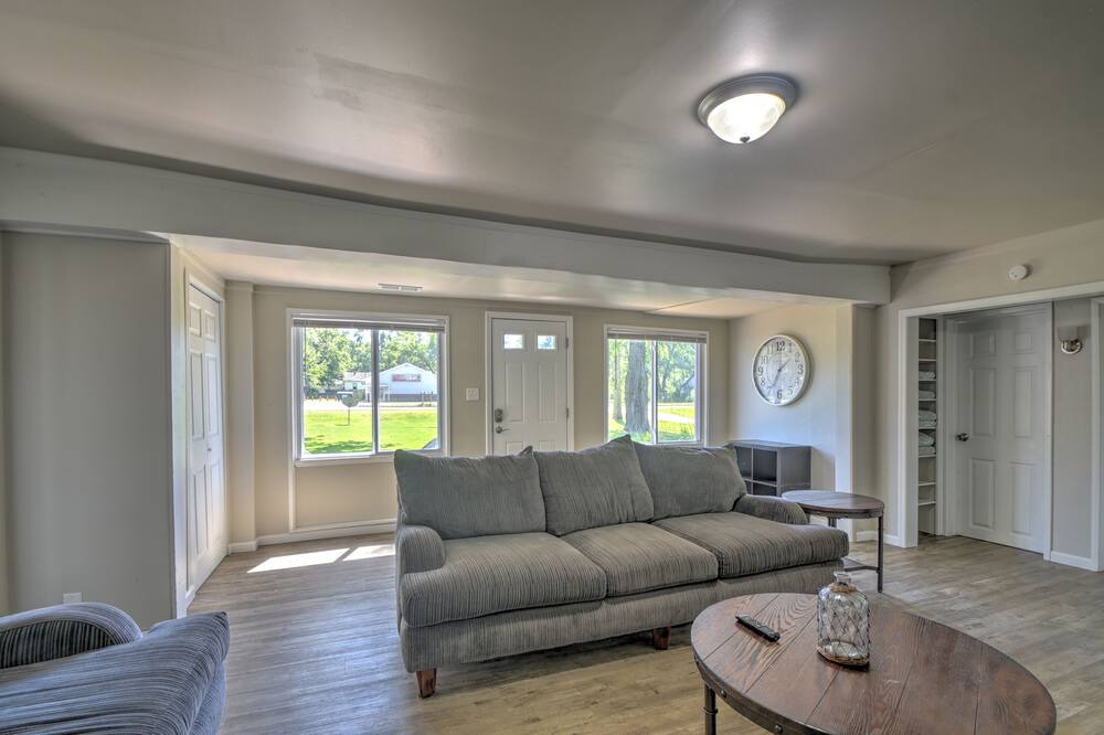 Photo of Livingroom in Gary