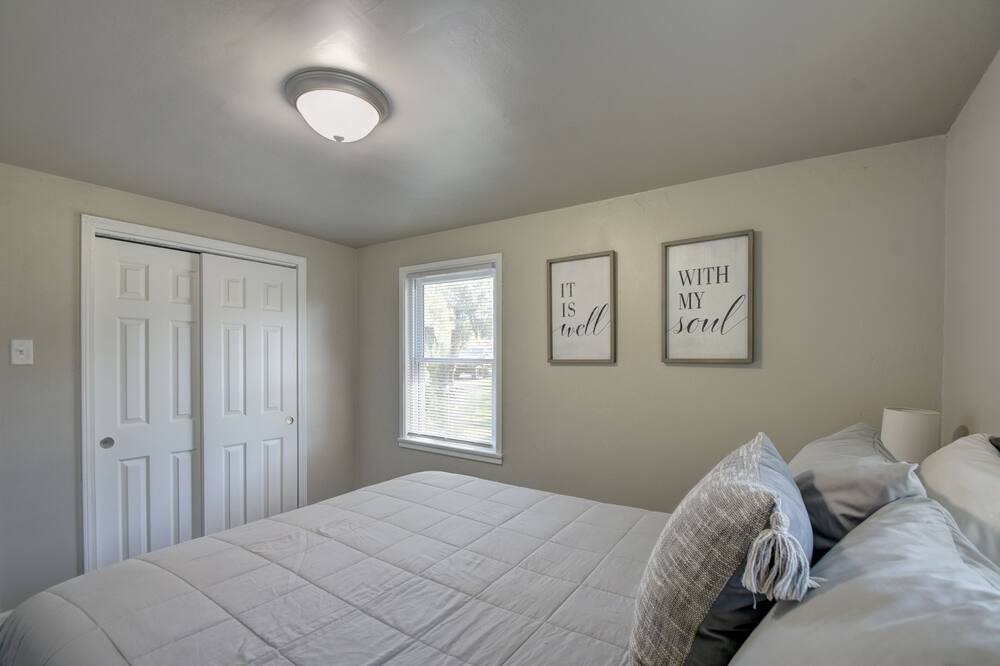 Photo of Bedroom in Gary