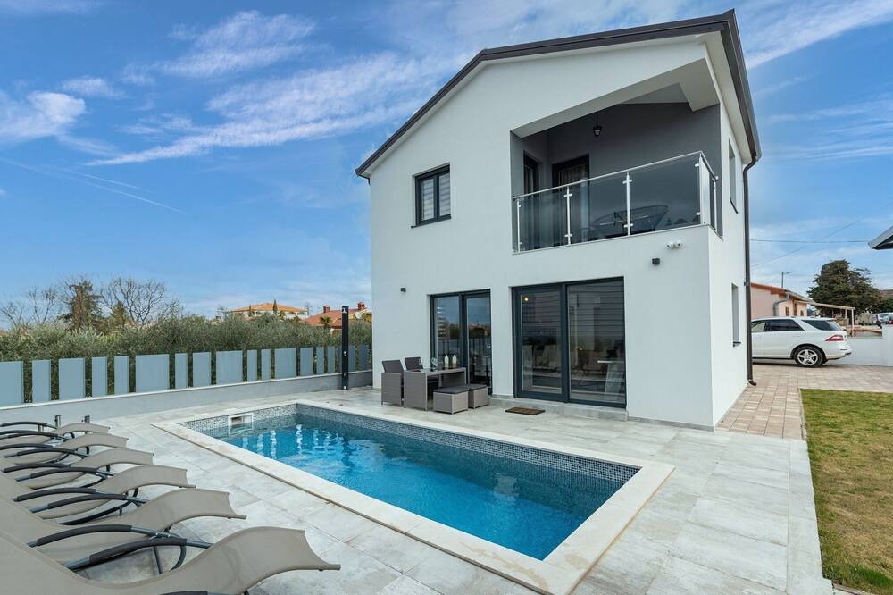 Photo of Outdoor in Zbandaj