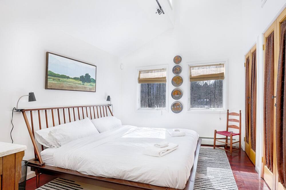 Photo of Bedroom in Lanesville