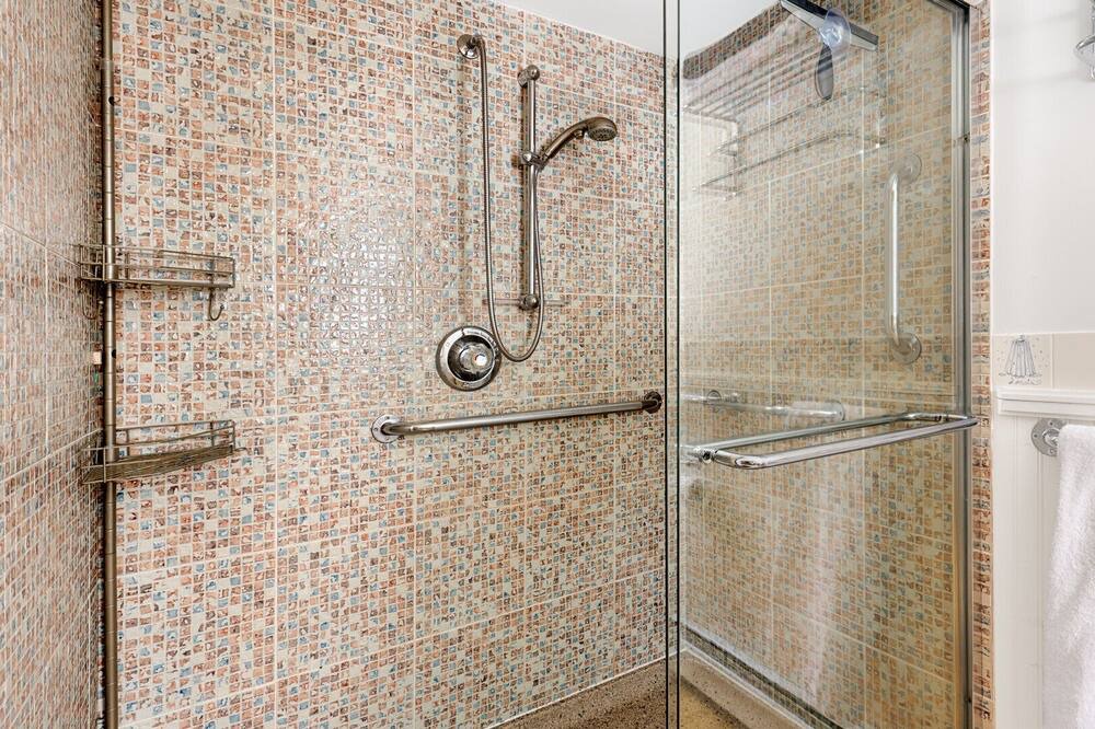 Photo of Bathroom in Lanesville