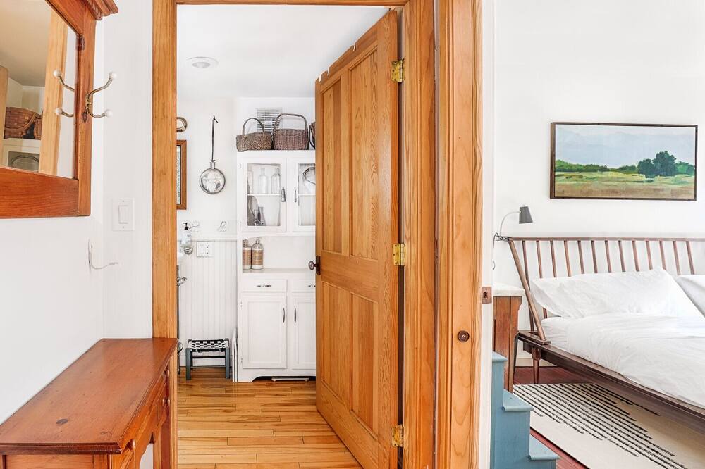 Photo of Bedroom in Lanesville