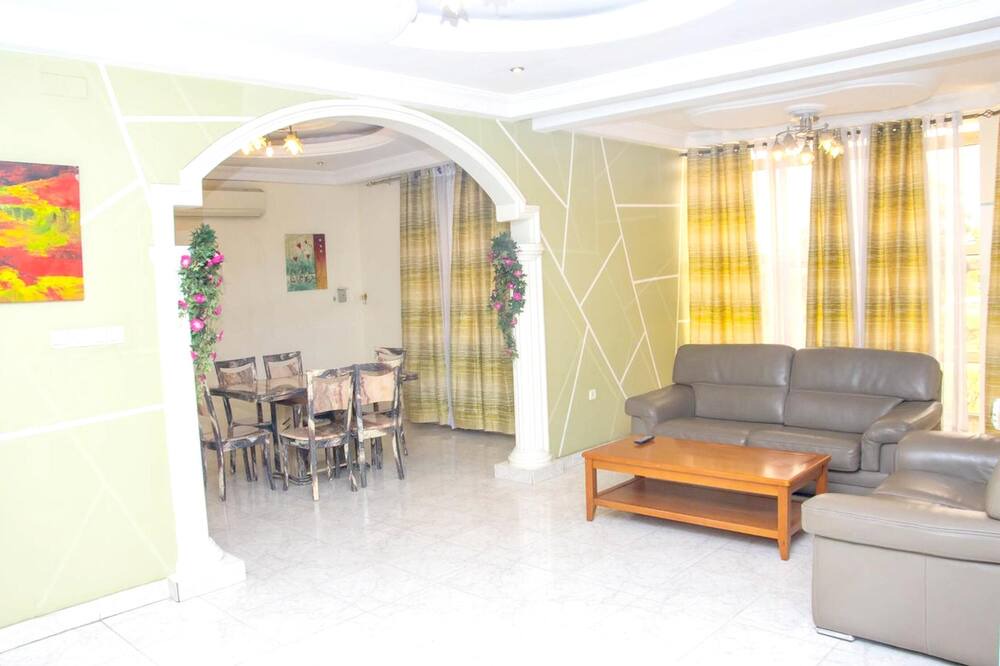 Photo of Livingroom in Kinshasa