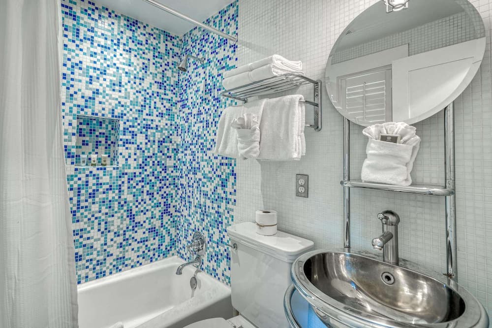 Photo of Bathroom in Seaside