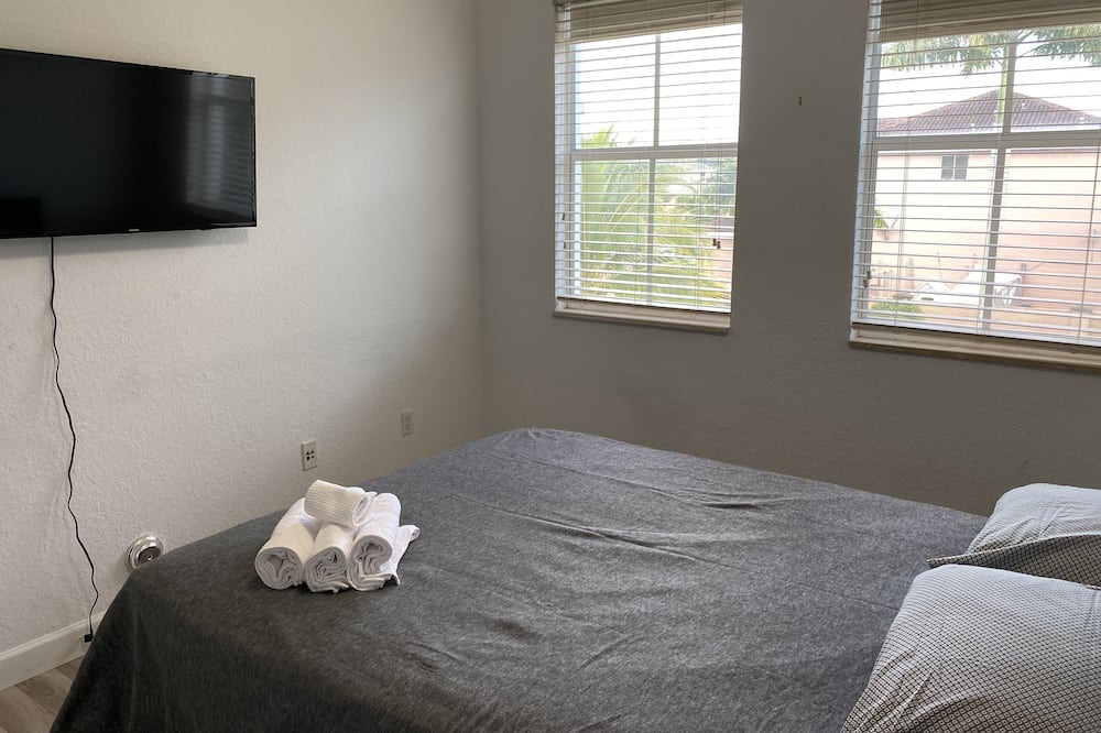 Photo of Bedroom in Tamiami
