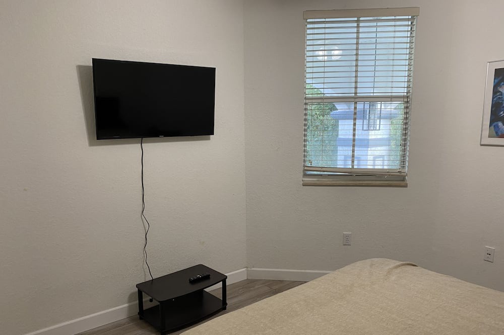 Photo of Bedroom in Tamiami