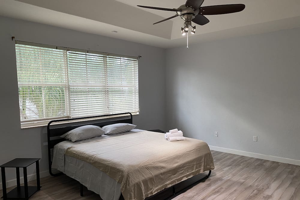 Photo of Bedroom in Tamiami