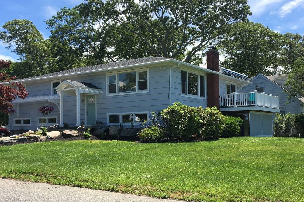 Photo of Others in Center Moriches