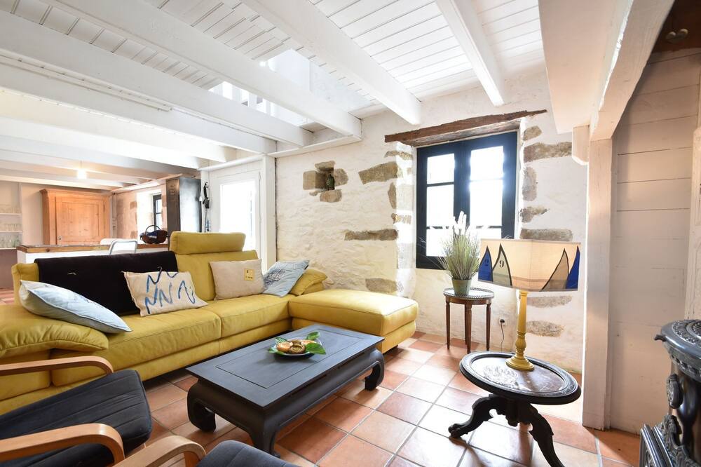 Photo of Livingroom in Cleden-Cap-Sizun