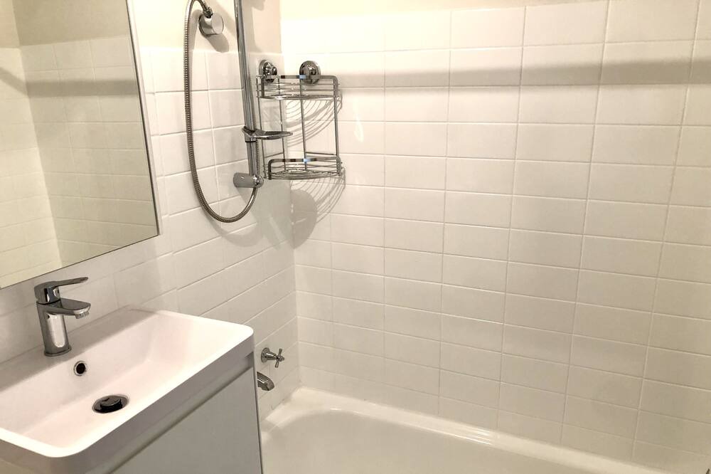 Photo of Bathroom in Elizabeth Bay