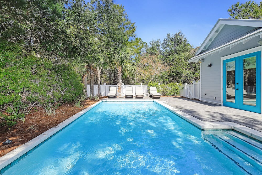 Photo of Outdoor in White's Gulfview