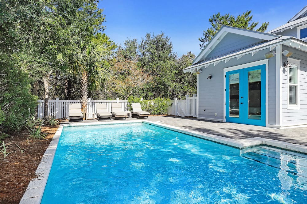 Photo of Outdoor in White's Gulfview