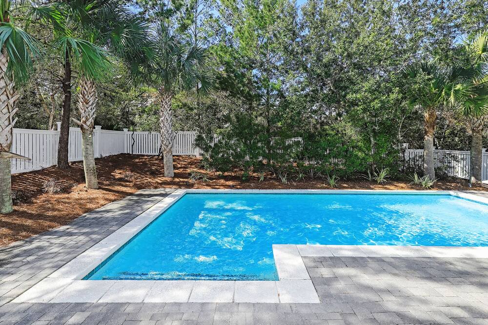 Photo of Outdoor in White's Gulfview