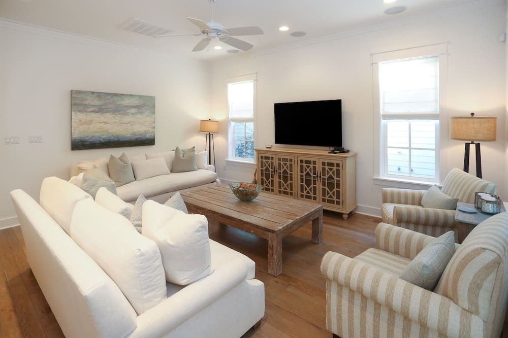 Photo of Livingroom in WaterSound West Beach