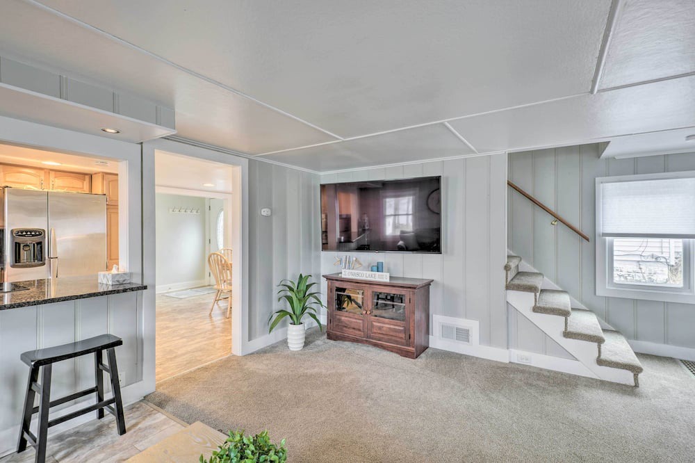 Photo of Bedroom in Town of Owasco