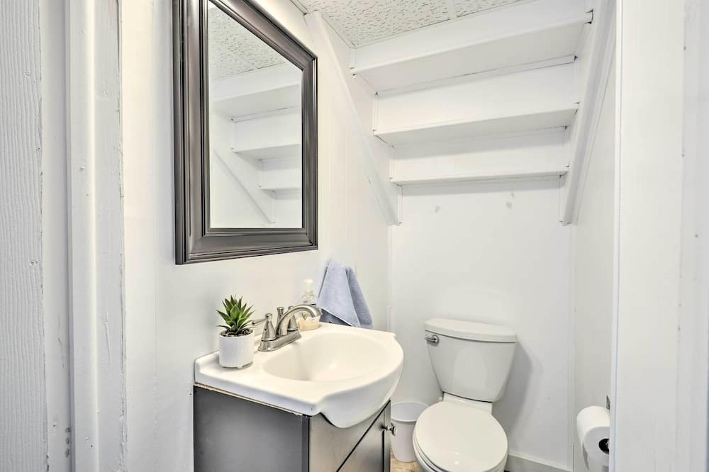 Photo of Bathroom in Town of Owasco