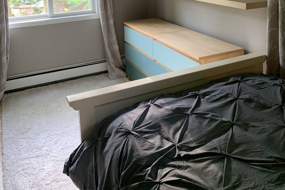 Photo of Bedroom in Baiting Hollow