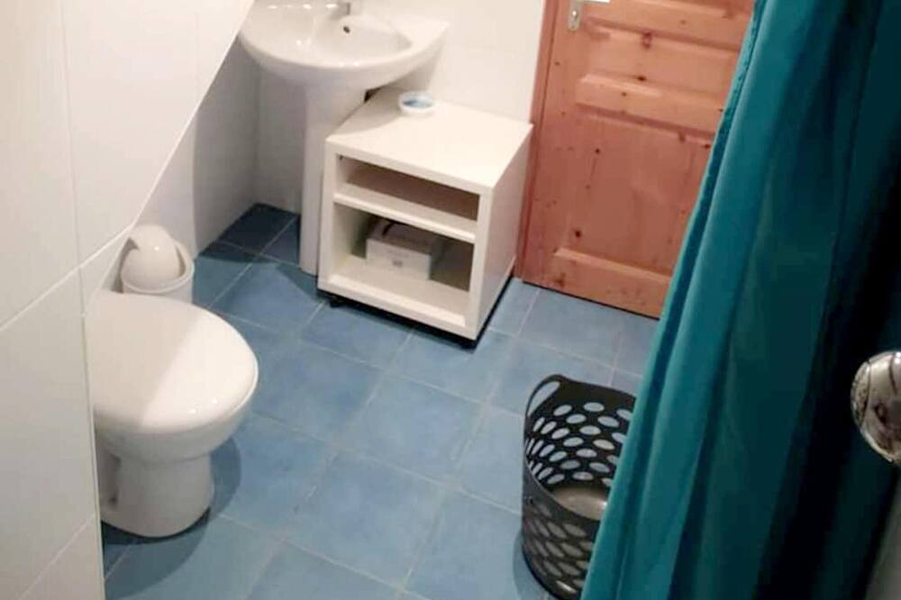 Photo of Bathroom in Rostrenen