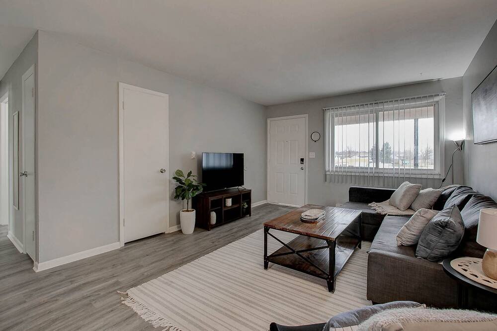 Photo of Livingroom in West Newton