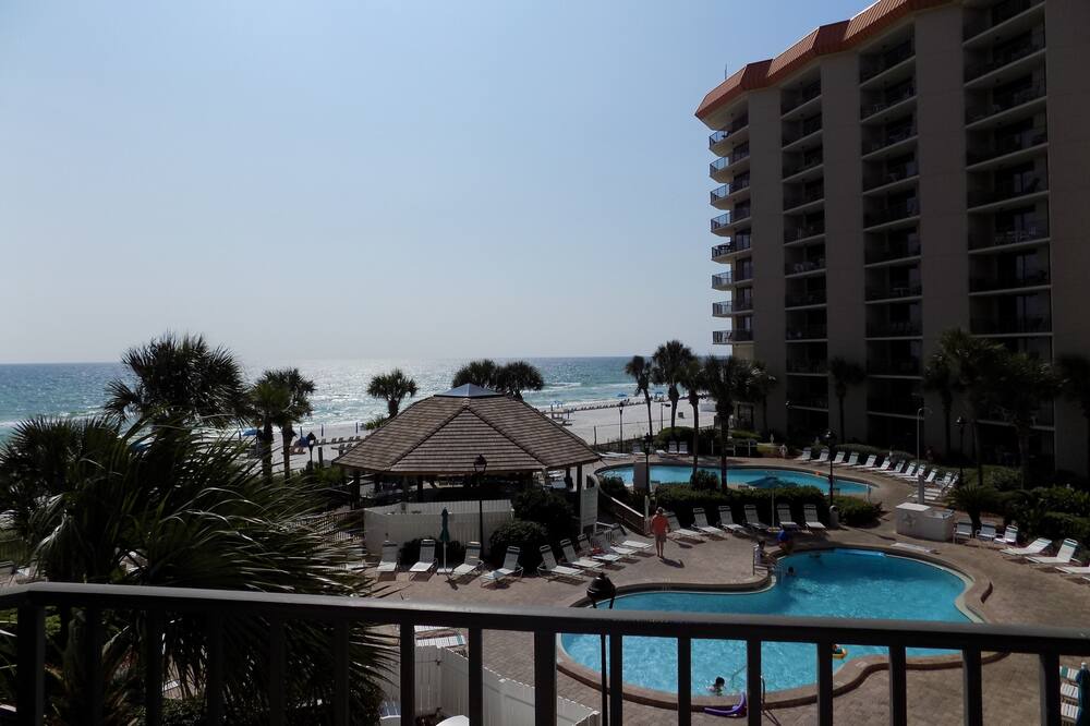 Photo of Patio Balcony in Biltmore Beach