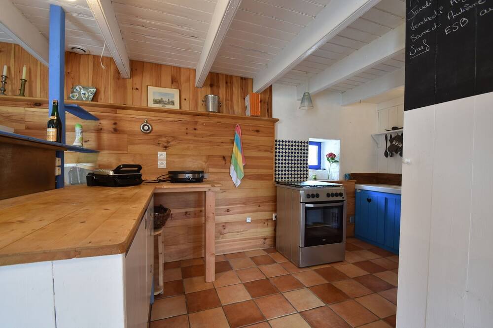 Photo of Kitchen in Cleden-Cap-Sizun