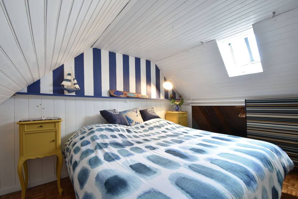 Photo of Bedroom in Cleden-Cap-Sizun