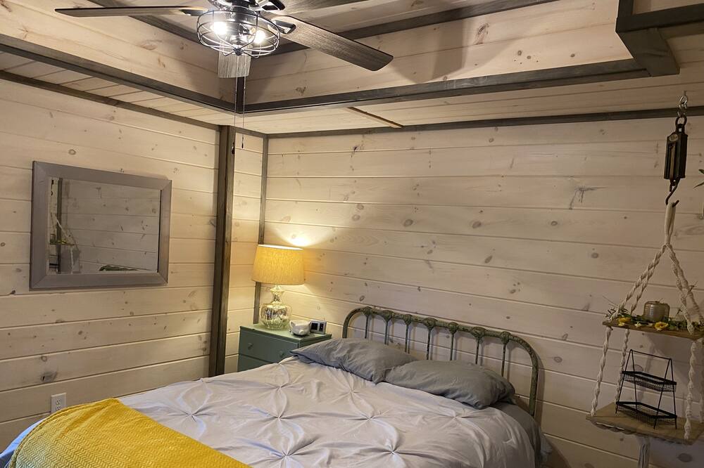 Photo of Bedroom in Burks Fork