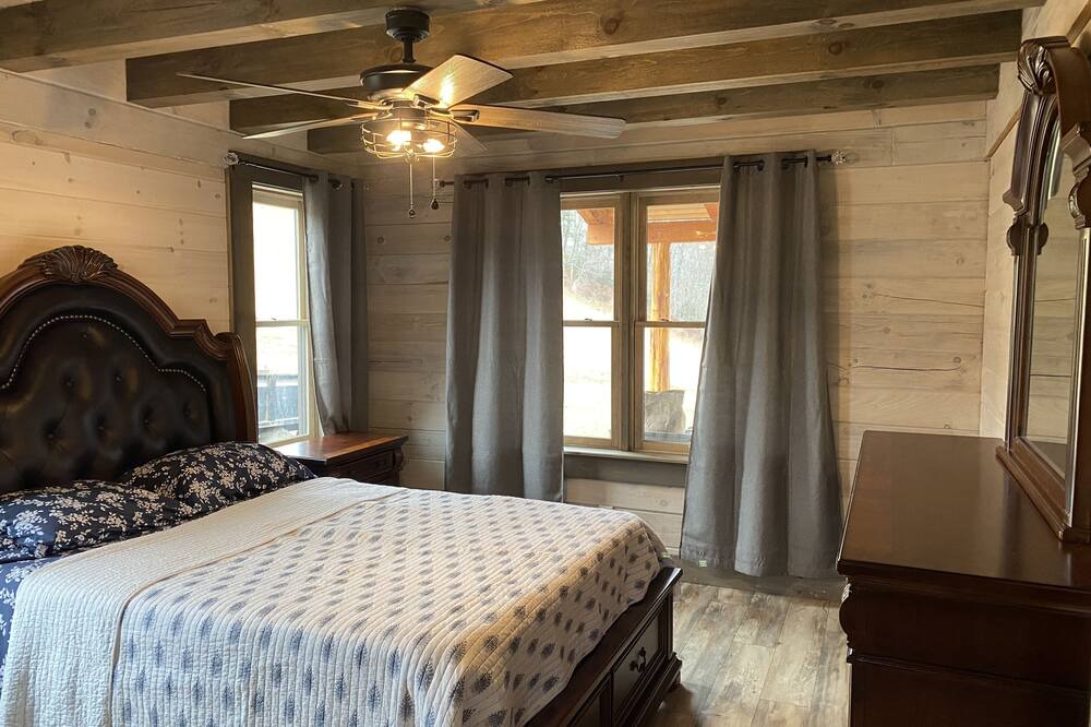 Photo of Bedroom in Burks Fork