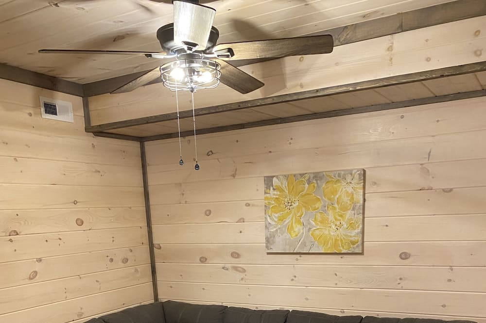 Photo of Livingroom in Burks Fork