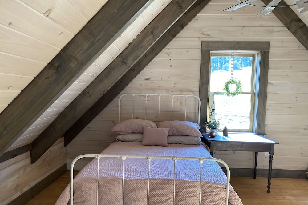 Photo of Bedroom in Burks Fork