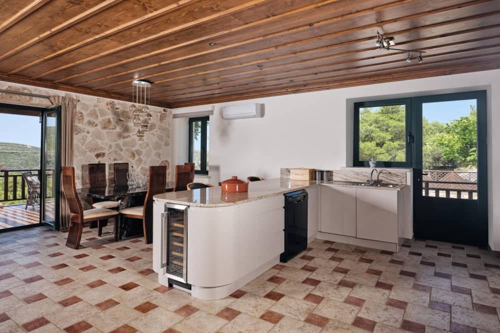 Photo of Kitchen in Anafonitria