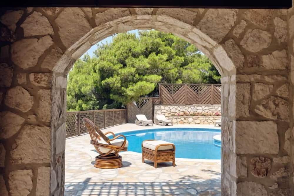 Photo of Outdoor in Anafonitria