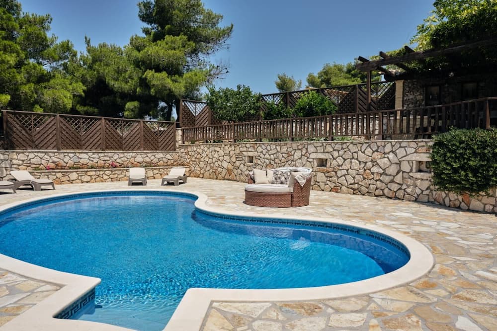 Photo of Outdoor in Anafonitria