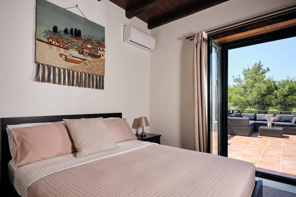 Photo of Bedroom in Anafonitria