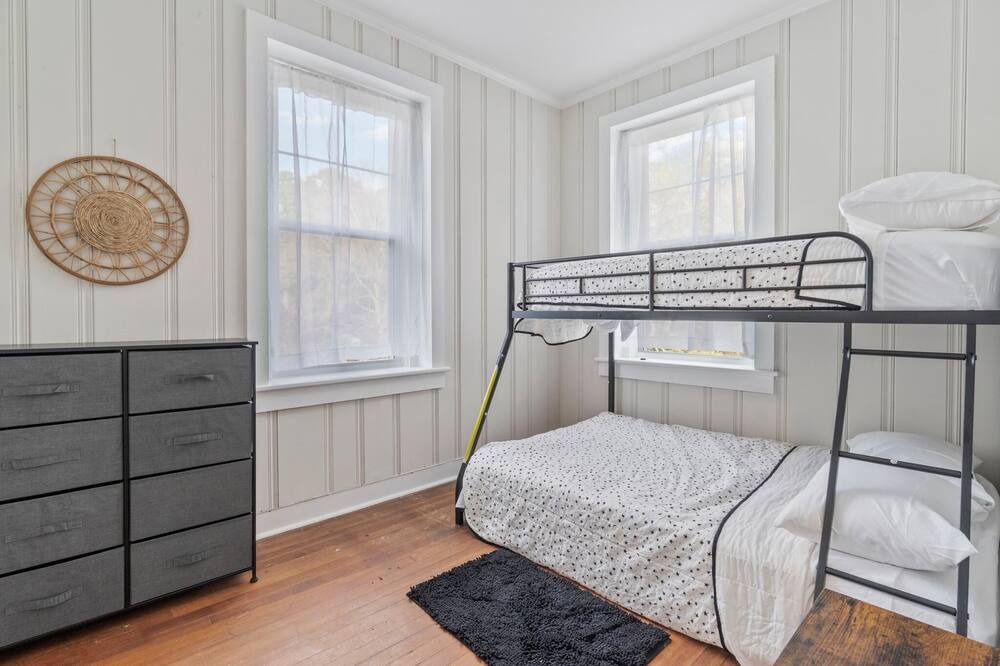 Photo of Bedroom in Nassawadox