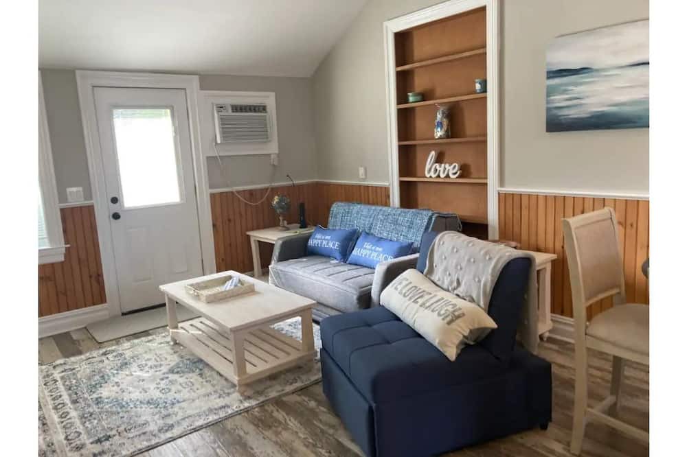 Photo of Livingroom in Miller Place