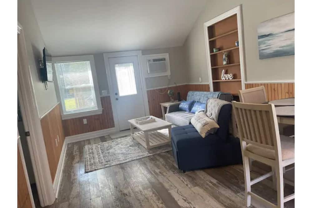 Photo of Livingroom in Miller Place