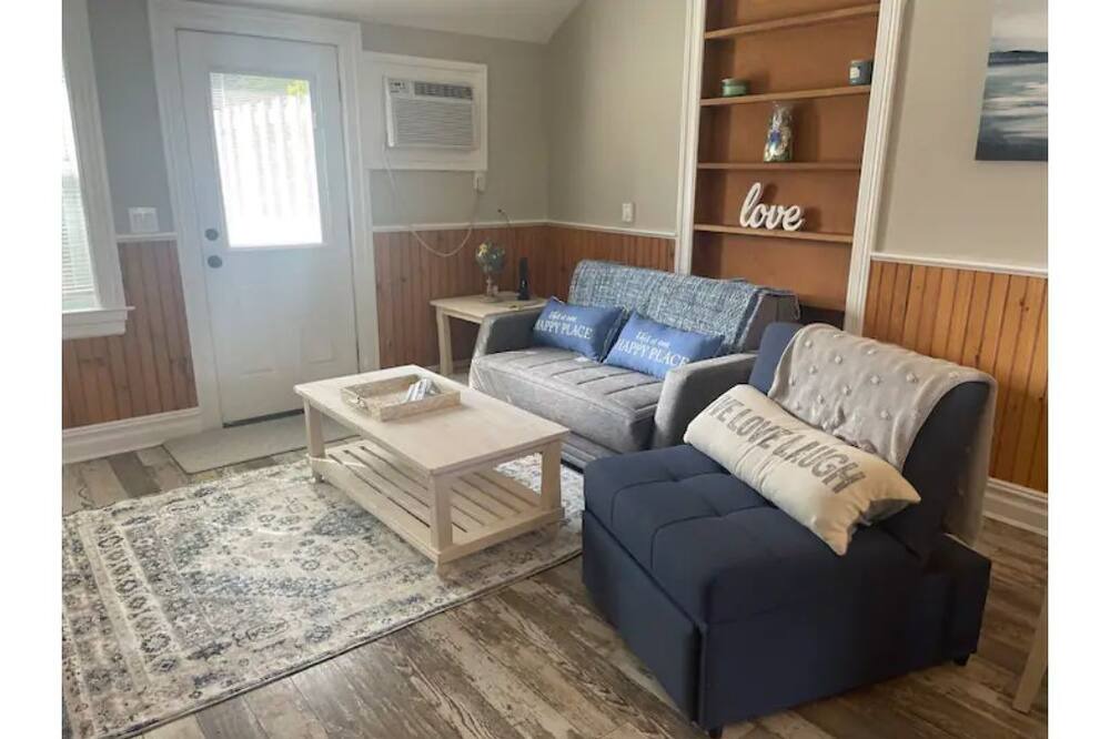 Photo of Livingroom in Miller Place